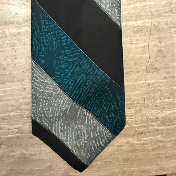 Paco Rabanne Extra Long Mens Silk Tie, Striped 63" in length - Picture 7 of 8